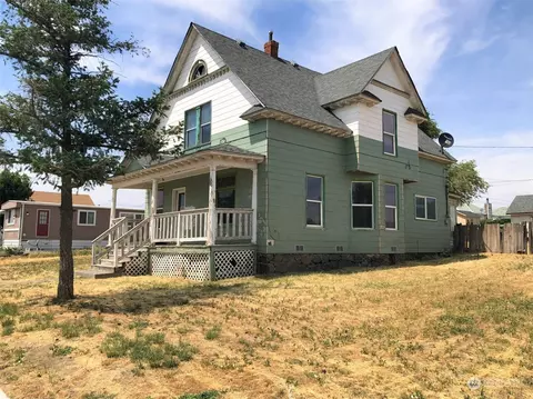 102 W 5th St, Lind, WA 99341