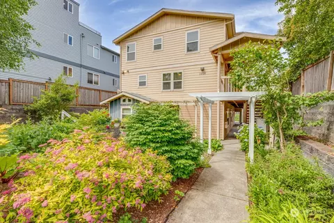 3808 Hoyt Ave #B, Everett, WA 98201