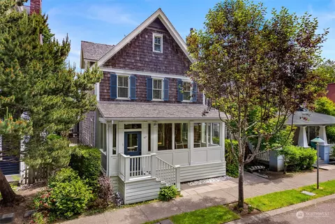 71 Seastar Ln, Pacific Beach, WA 98571
