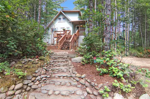 280 N Napilikai Dr, Lilliwaup, WA 98555