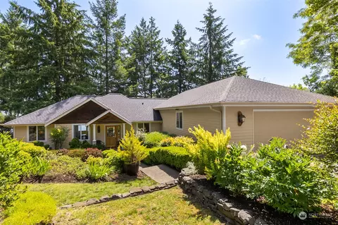7542 Manzanita Dr NW, Olympia, WA 98502