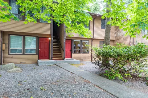 1101 SW Harrier Cir #102, Oak Harbor, WA 98277