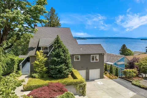 11330 Lakeside Ave NE, Seattle, WA 98125