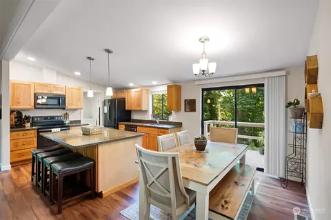 360 Sunset Ln, Port Orchard, WA 98366