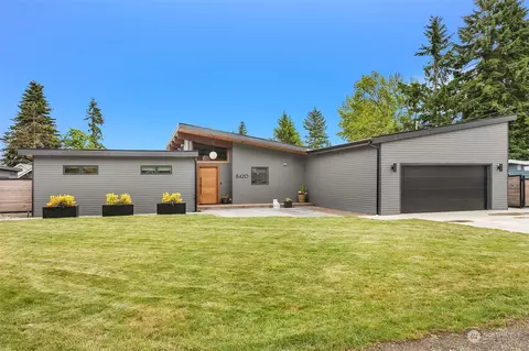8420 Holly Ln, Edmonds, WA 98026