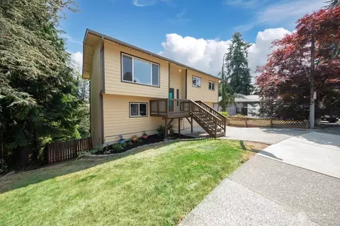 7715 Lower Ridge Rd, Everett, WA 98203 photo 2