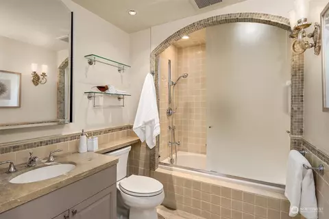 2000 43rd Ave E #403, Seattle, WA 98112 photo 15
