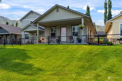 274 Saddlehorn Ln, Wenatchee, WA 98801