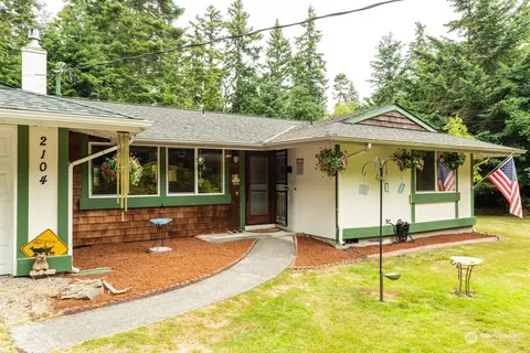 2104 NE Parker Rd, Coupeville, WA 98239