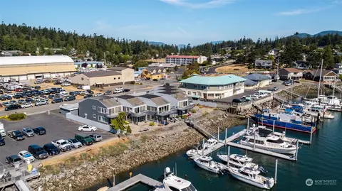 2001 Skyline Way #105, Anacortes, WA 98221