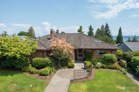 7008 52nd Ave NE, Seattle, WA 98115