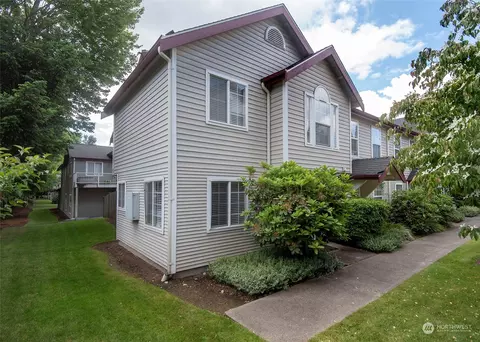 13306 SE 272nd St #C101, Kent, WA 98042