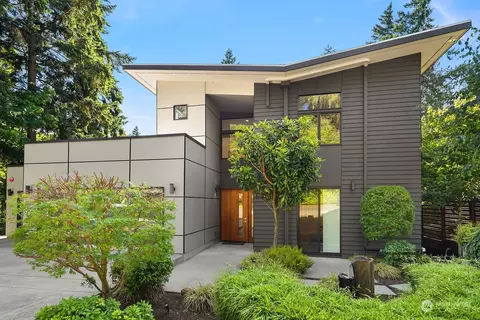 8620 SE 46th St, Mercer Island, WA 98040