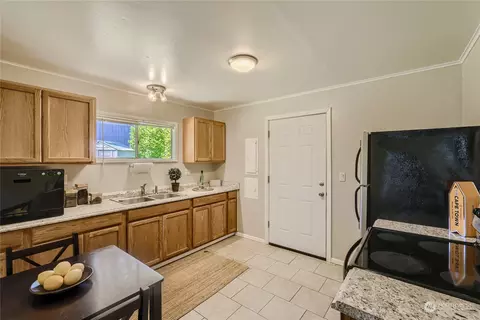 13015 3rd Ave S, Burien, WA 98168 photo 9