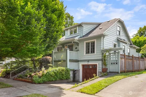 207 25th Ave, Seattle, WA 98122