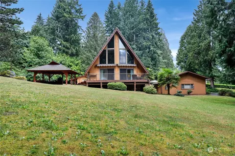 4748 NE Hendrickson Rd, Poulsbo, WA 98370