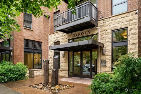 4116 California Ave SW #404, Seattle, WA 98116