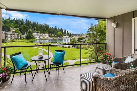 353 101st Ave SE #204D, Bellevue, WA 98004