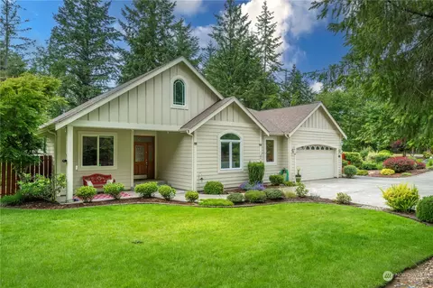 7132 Winterberry Pl NW, Seabeck, WA 98380