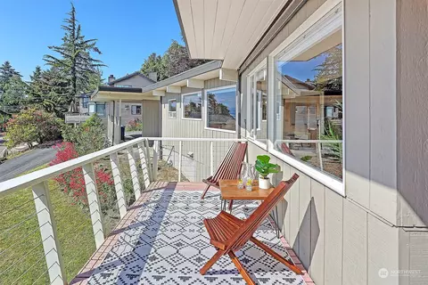 9816 51st Ave SW, Seattle, WA 98136