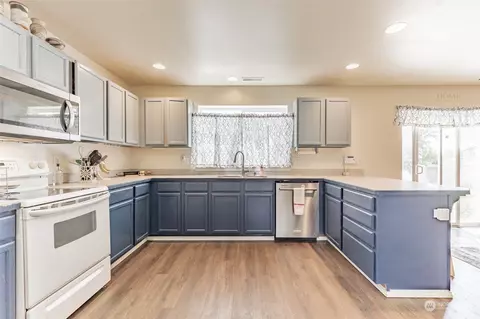 5016 Malaga Dr, Pasco, WA 99301 photo 9