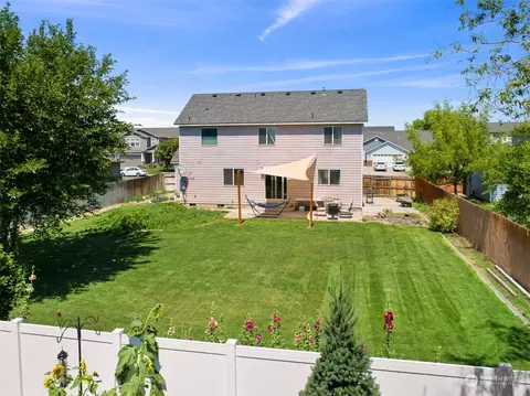 5016 Malaga Dr, Pasco, WA 99301 photo 2