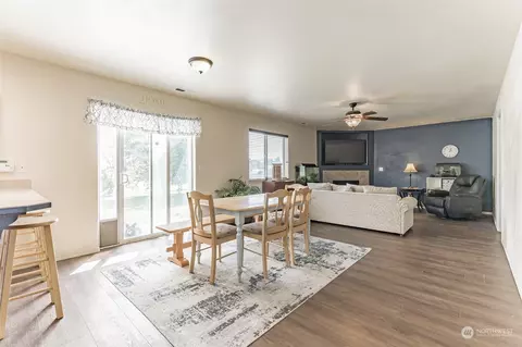 5016 Malaga Dr, Pasco, WA 99301 photo 11