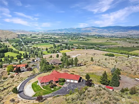 31 Fairview Dr, Okanogan, WA 98840