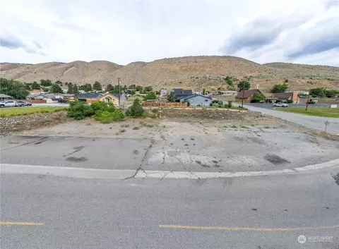 0 Warren St, Pateros, WA 98846