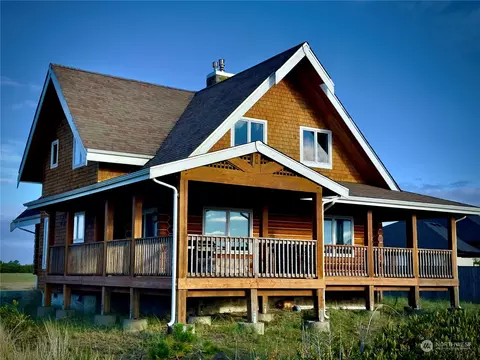 425 S Spinnaker St SW, Ocean Shores, WA 98569