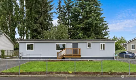 516 2nd Ave NE, Pacific, WA 98047