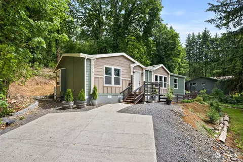 215 SE Alder St, Winlock, WA 98596