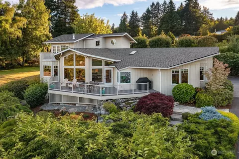 23825 104th Ave SW, Vashon, WA 98070