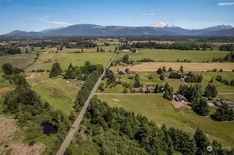 14 Central Rd, Everson, WA 98247