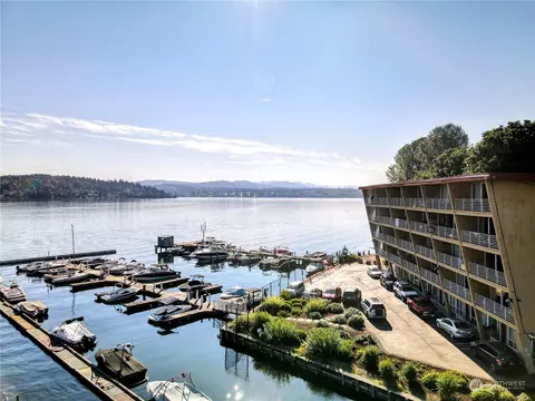 9520 Rainier Ave S #302, Seattle, WA 98118