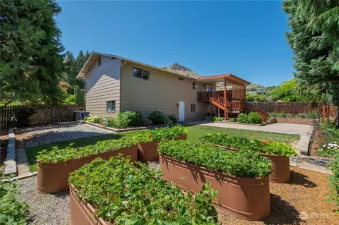 1406 Millerdale Ave, Wenatchee, WA 98801