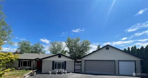 317 Omak River Rd, Omak, WA 98841