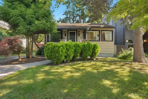 117 NW 77th St, Seattle, WA 98117
