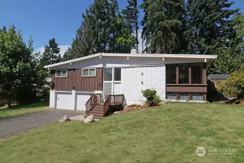 810 S 301st Pl, Federal Way, WA 98003