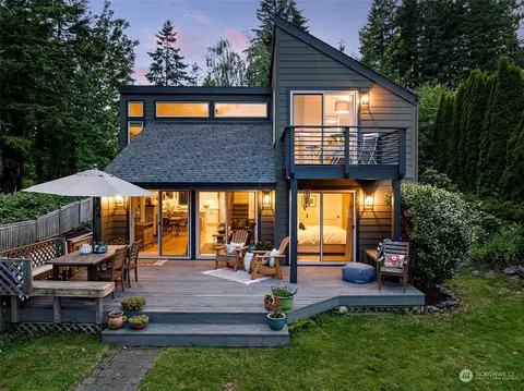 9304 Woodworth Ave, Gig Harbor, WA 98332