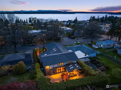6716 103rd Ave NE, Kirkland, WA 98033