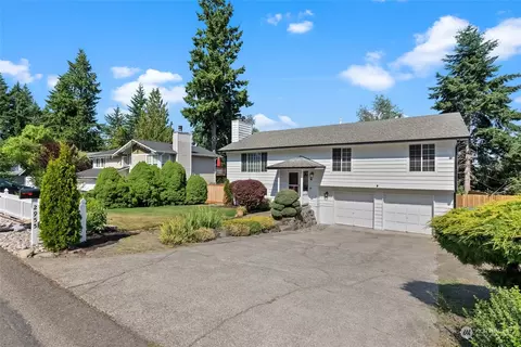 2955 Maple Crest Ln SE, Port Orchard, WA 98366