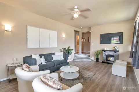 5026 College Ave, Everett, WA 98203