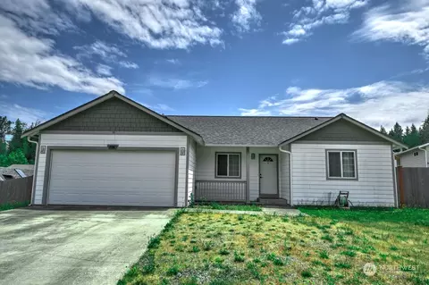 706 Myers St SE, Rainier, WA 98576