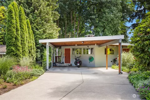 12515 SE 48th Pl, Bellevue, WA 98006