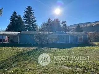 321 8th St NE, Bridgeport, WA 98813