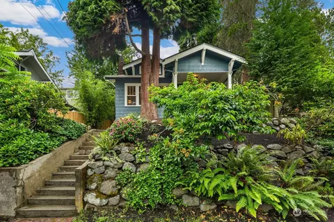 5407 21st Ave NE, Seattle, WA 98105