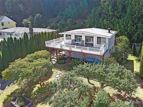 872 E Port Susan Terrace Rd, Camano Island, WA 98282