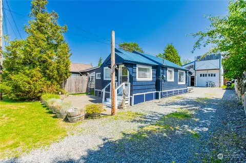 7532 Terrill Dr, Blaine, WA 98230