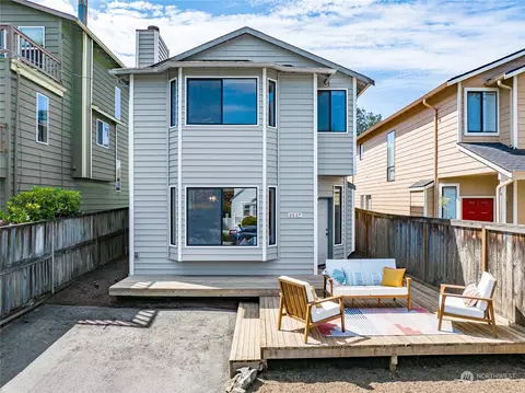 2637 NW 86th St, Seattle, WA 98117